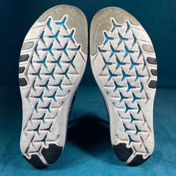 Size 6.5 - Women’s Nike Free Run Flyknit shoes - Picture 7 of 8